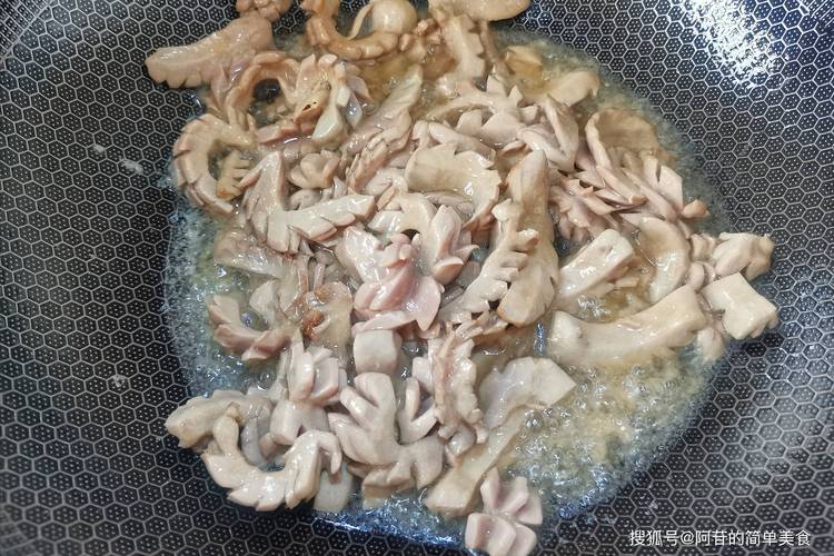 切猪腰花的步骤图解_学做脆嫩腰花，简单美味易上手