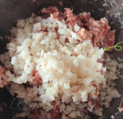 莲藕馅儿饺子莲藕要焯水吗_爽脆莲藕饺子馅，简单家常美味！