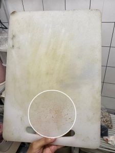 菜板发霉了还能用吗_菜板发霉伤肝！别只洗表面，及时换！