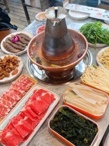 涮锅的做法_好锅浓汤个性蘸料，享受围炉仪式感