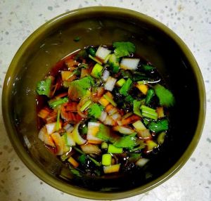 内蒙手抓羊肉蘸料汁怎么做_蒜泥醋汁芝麻酱汁辣椒油汁，个性定制好滋味！