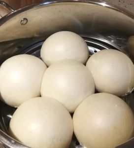 碱面大馒头的做法_老面小苏打，手艺活儿，味正！
