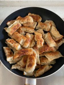 自制锅贴的做法大全_锅贴调馅煎制技巧，美味做法