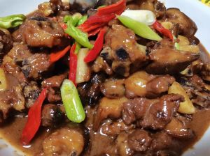 大锅煮狗肉的方法_调料处理火候全攻略