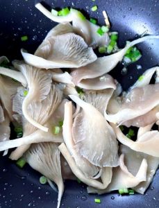 鲜蘑煮几分钟才能熟_时间灵活看做法，掌握火候出美味