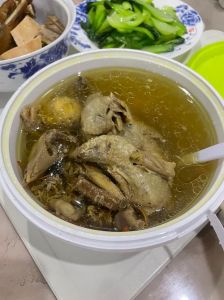 煮鸽子汤需要焯水吗_炖鸽子要不要焯水？看品质和喜好