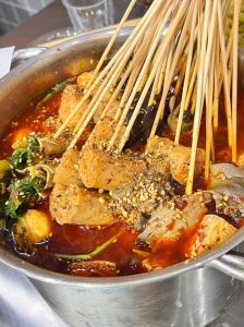 麻辣涮肚的做法_香料炒底料，慢炖高汤，红油秘诀，口感脆韧，麻辣鲜香！