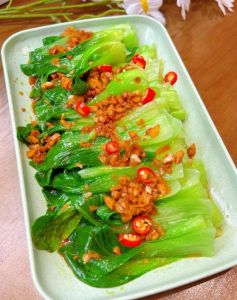 焯水蔬菜的正确方法_焯水蔬菜水温时长有讲究，冰水保脆加调料增鲜