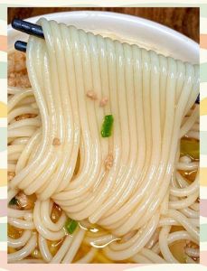 泡干米粉最快正确方法_70℃水泡软，炒粉需加油防粘