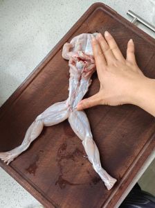 牛蛙煮3分钟肉已经掉了_断生即熟，鲜嫩不柴