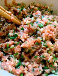 藕肉饺子馅藕要焯水吗_脆嫩香甜，搭配肉馅更美味！
